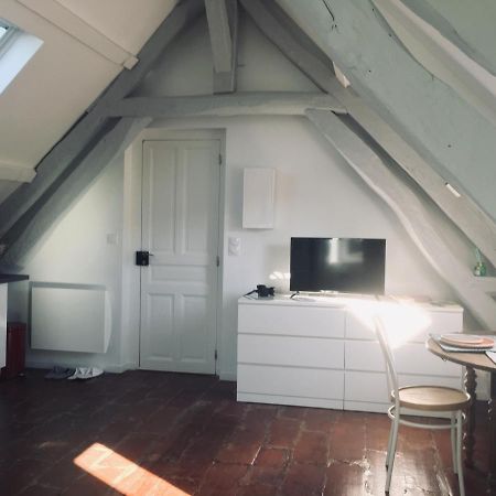 Tonnerre Grand Studio De Charme Au Coeur De La Ville מראה חיצוני תמונה